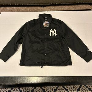 New Era Mens Size XS MLB New York Yankees Logo Coach Jacket